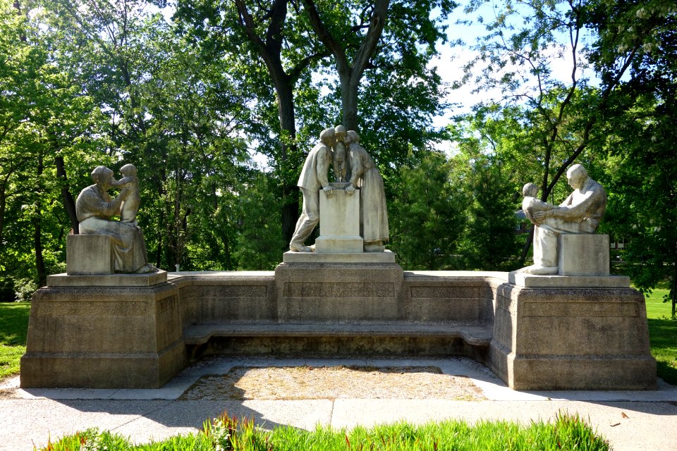 Statuary Group by Lucien Charles Edouard Alliot - Mariemont, Ohio - DSC03868