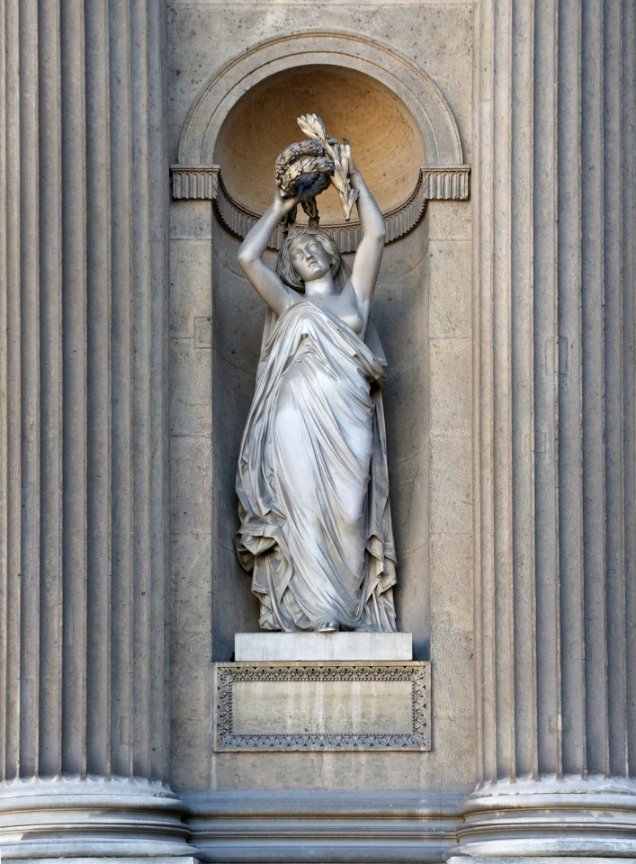 Statue Cour carrée Louvre 1