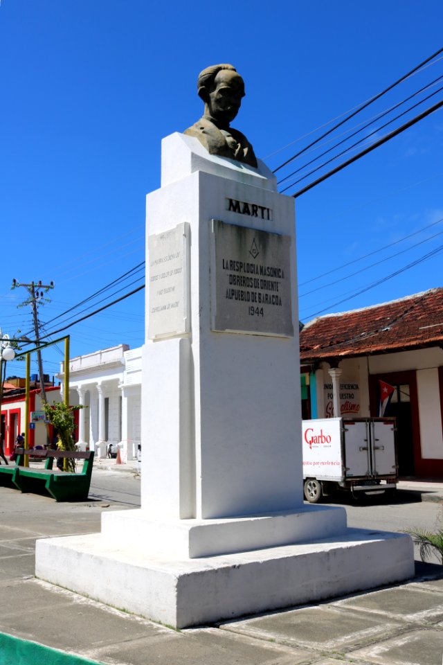 Statue de José Marti - Baracoa - 01
