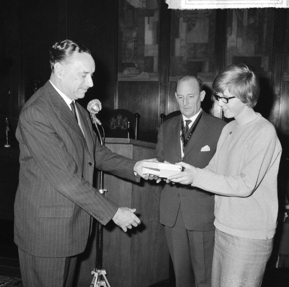 Stedentennistoernooi 1964, overzicht Raadszaal, Bestanddeelnr 917-0124