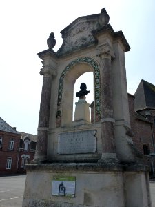 Steenbecque (Nord, Fr) le monument Roucou