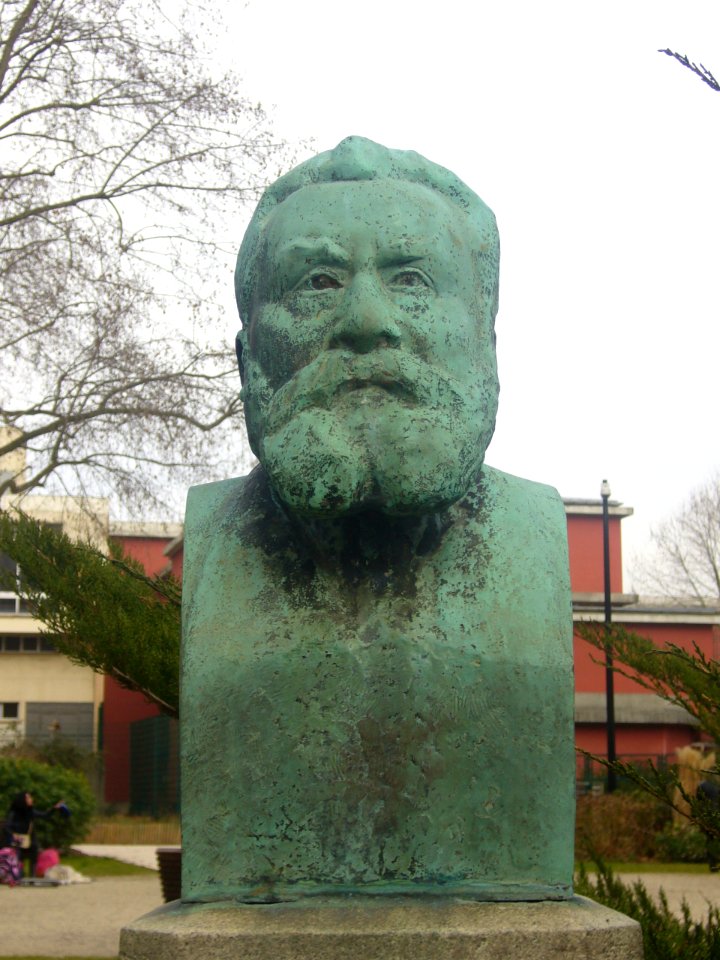 Statue de Jean Jaurès-Courbevoie 01