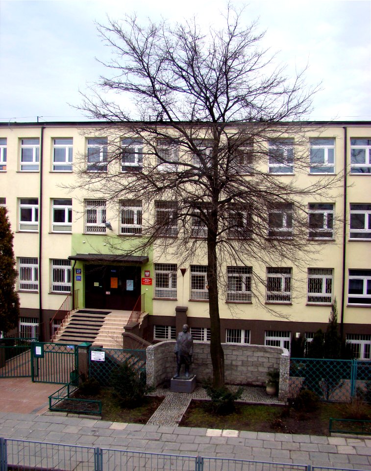 Stefan Starzynski school building Warsaw