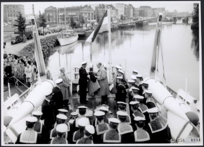 Stationsweg Groningen feestelijke overdracht van de bij scheepswerf E.J. Smit…, Bestanddeelnr 156-0994