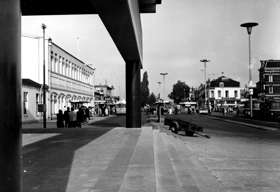 Stationsplein Utrecht 1969 HUA-154440