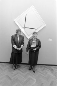 Stedelijk Museum Amsterdam verwerft Mondriaans Compositie met twee lijnen, Bestanddeelnr 934-1525