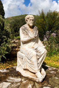 Statue philosophe assis Gortyn Crete