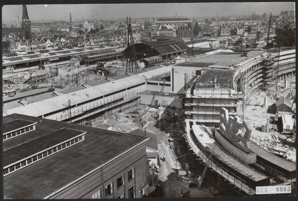 Stations, bouwnijverheid, Centraal Station, Stationsplein, Bestanddeelnr 073-0803