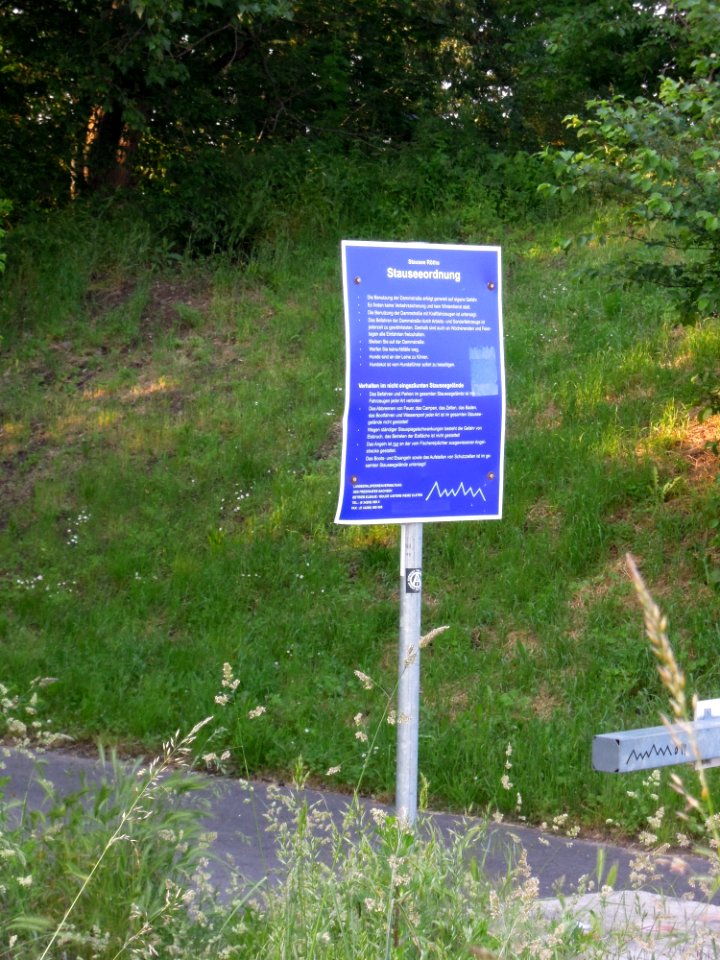 Stausee Rötha Infotafel im Juni 2021