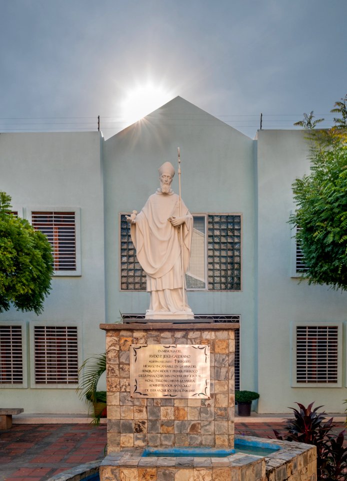 Statue San Agustino Recoleto in Maracaibo 1