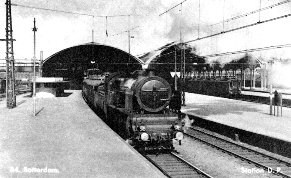 Station Rotterdam Delftse Poort met loc 3911