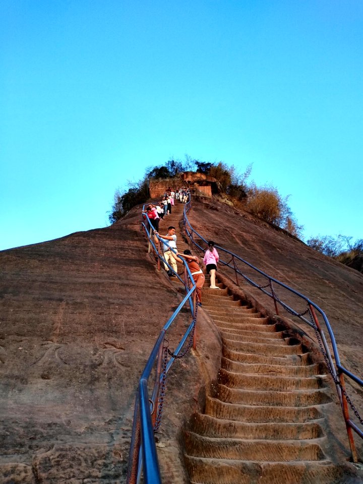 Steep steps near Ximeizhai 1