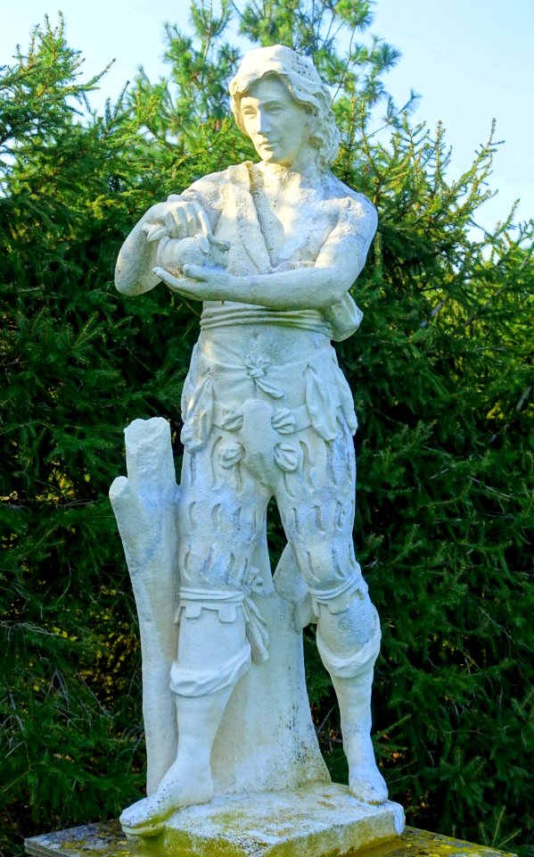 Statue 14 - Grand Allée - Castle Hill on the Crane Estate - Ipswich, Massachusetts, USA - DSC06435