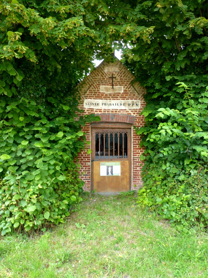 Steenbecque (Nord, Fr) chapelle Ste Pharaïlde ext