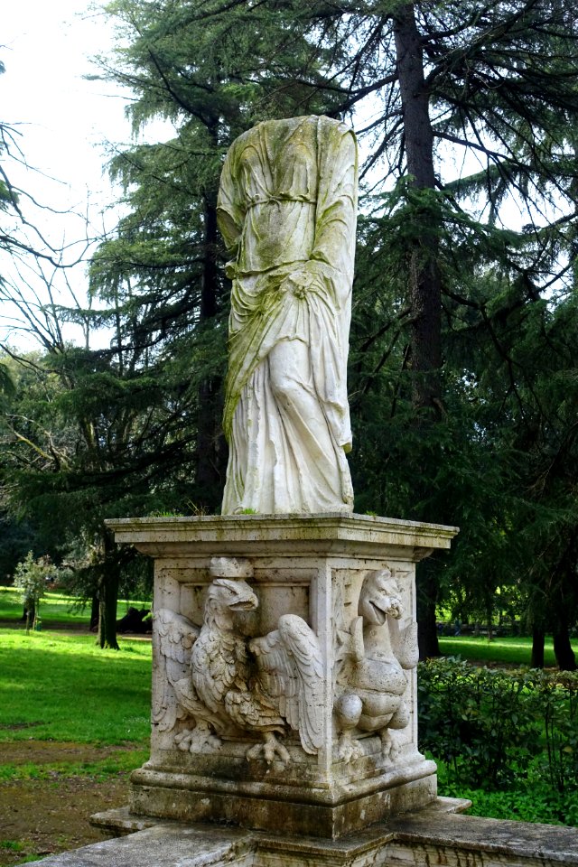 Statue 4 outside Galleria Borghese - Rome, Italy - DSC04580