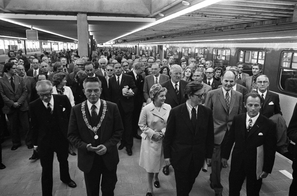 Station NS te Den Haag , als vervanging staatsspoor, geopend, Burgemeester Marij, Bestanddeelnr 926-7095