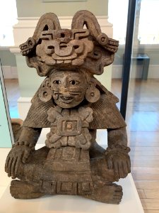 Statue at the National Museum of Scotland, pic4