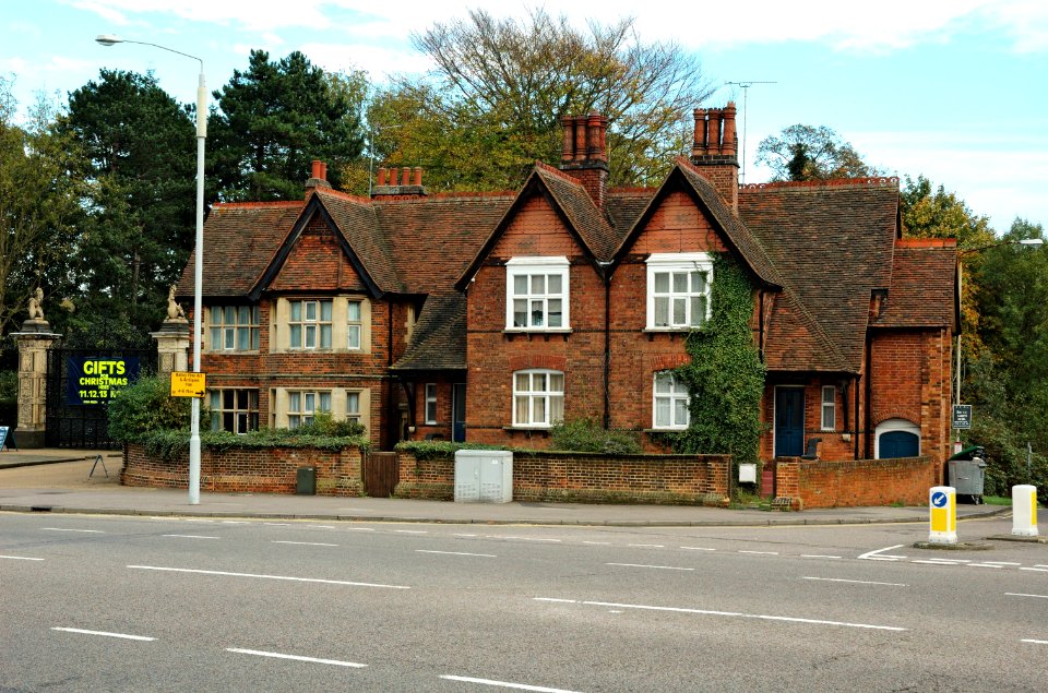 Station-Lodge-Hatfield-20051105-033