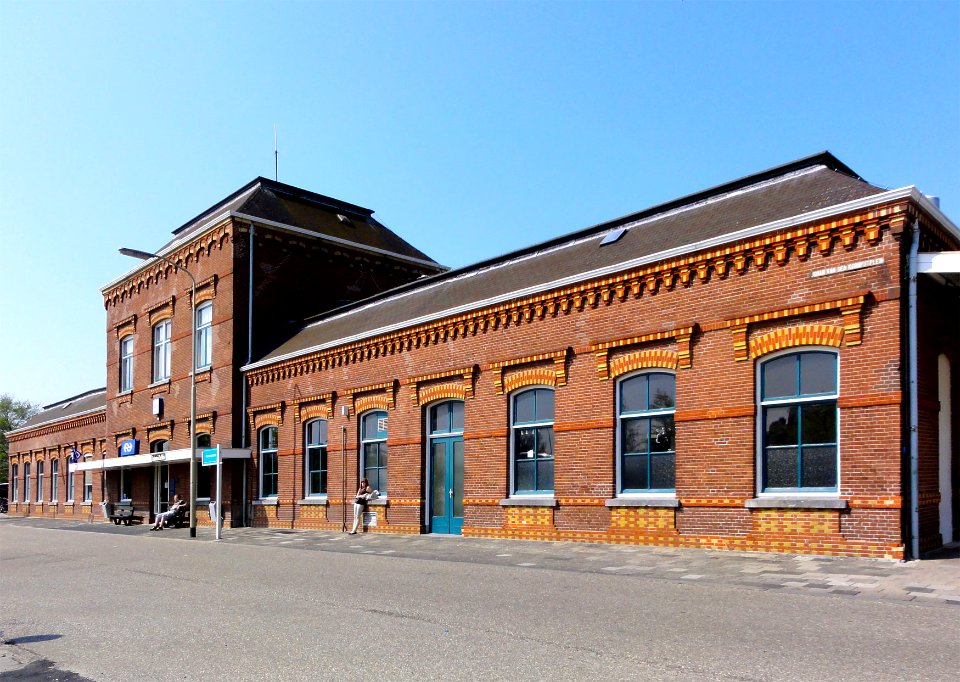 Station Delfzijl voorzijde