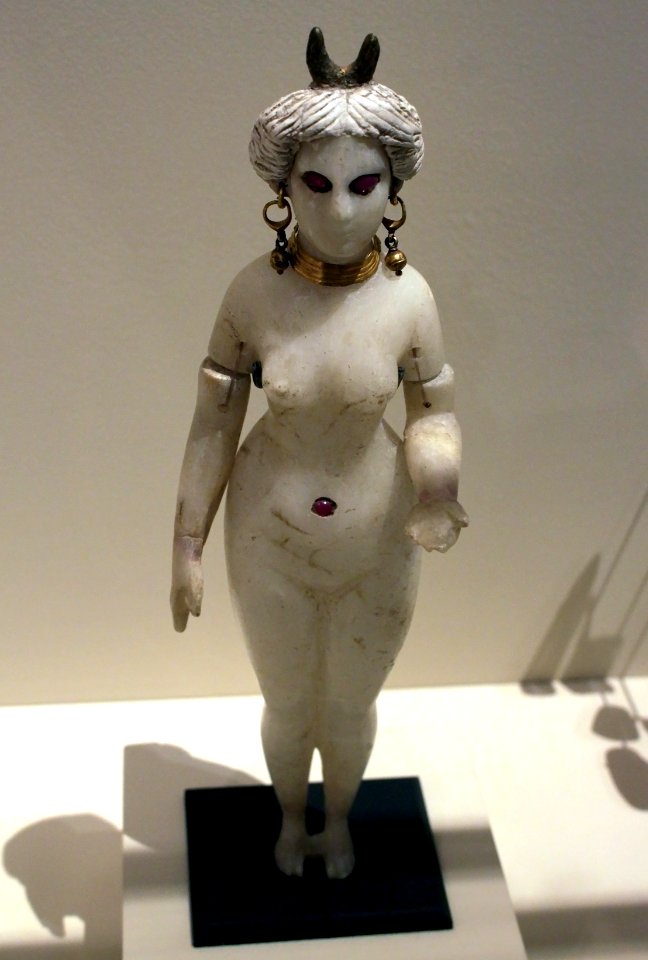 Statuette Albâtre Rubis Louvre AO 20127 28122017 2