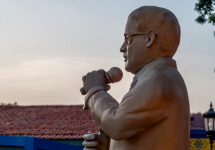 Statue in honor of Ricardo Aguirre