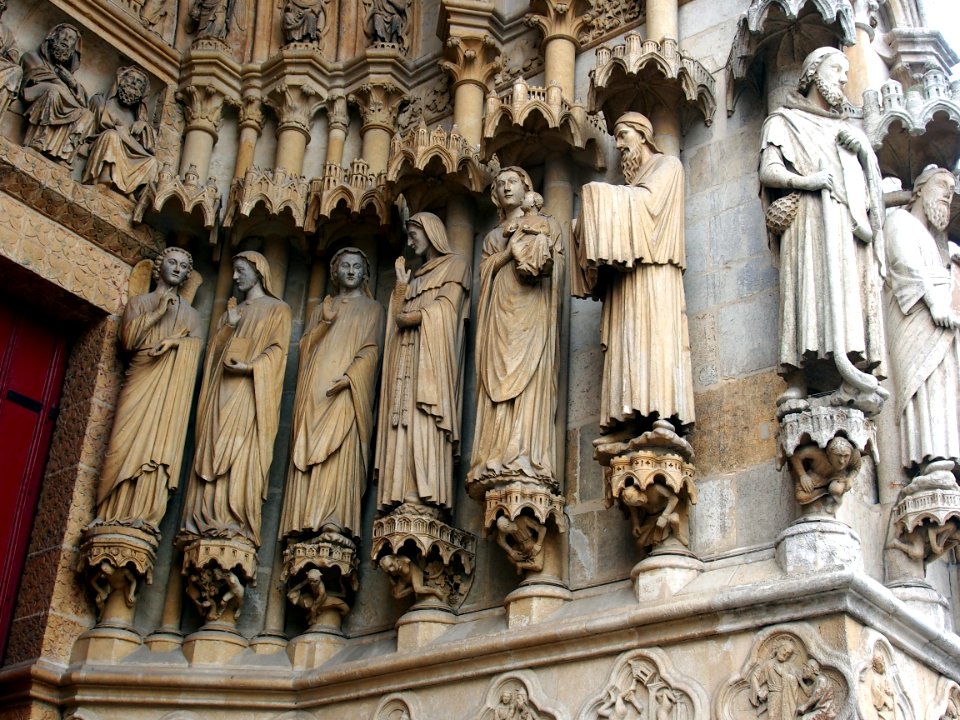 Statues of Amiens Cathedral, pic2