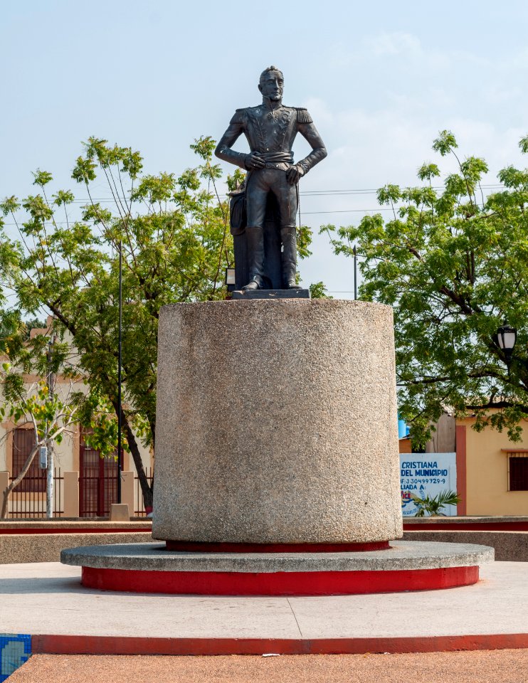 Statue of Simon Bolivar in Plaza Bolivar of Altagracia ports