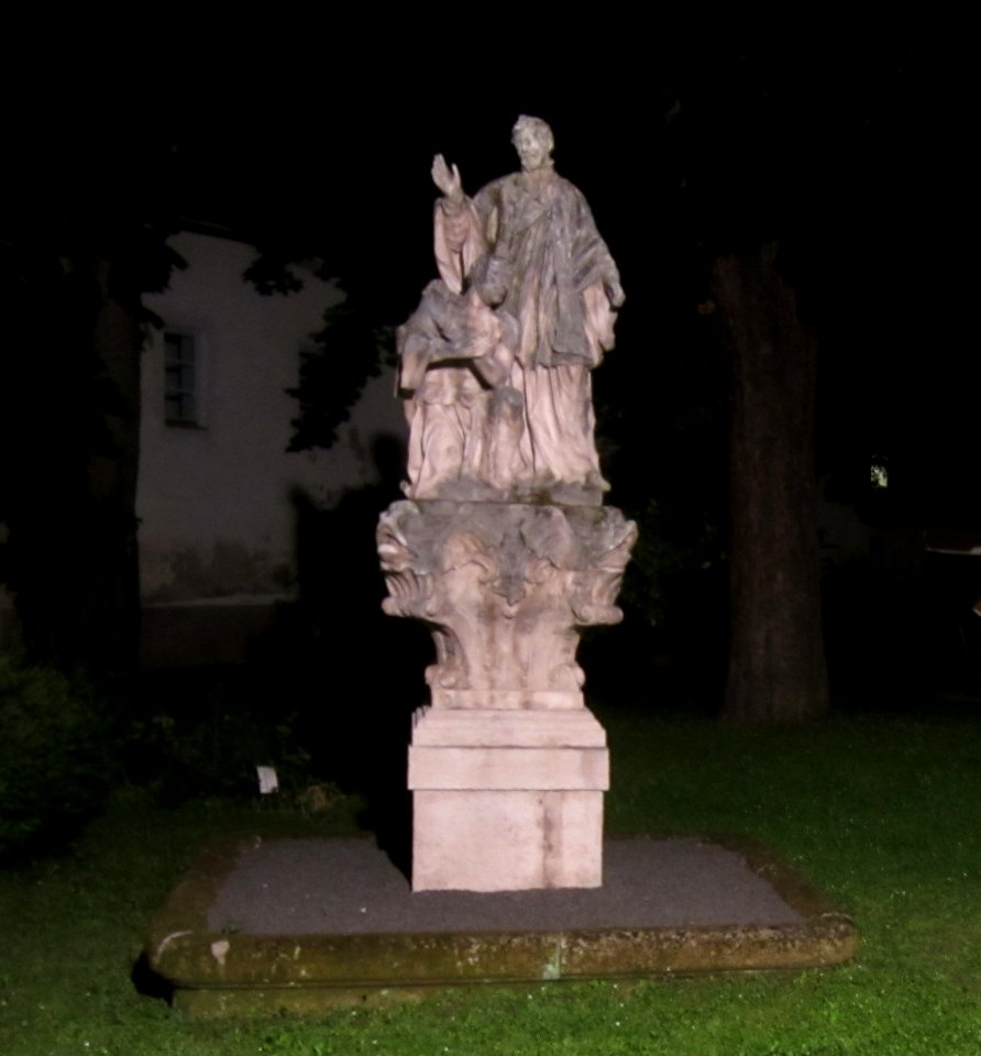 Statue-Garten-Priesterseminar Graz