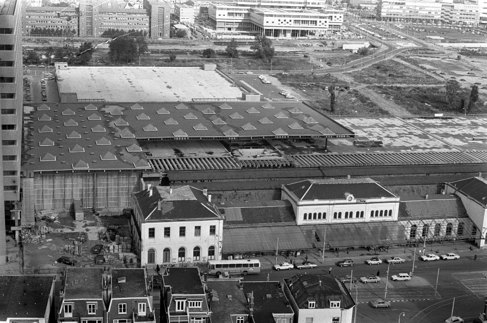 Station NS te Den Haag , als vervanging staatsspoor, geopend, overzicht met oude, Bestanddeelnr 926-7098