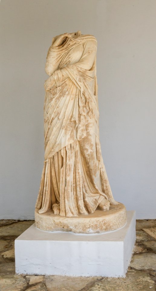 Statue woman Gortys
