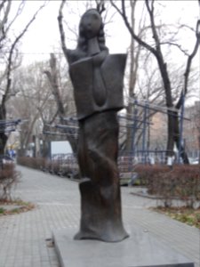 Statue of Vark Havershutjan in Yerevan 2