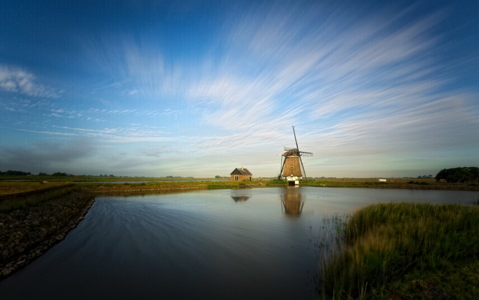 Architecture light mill