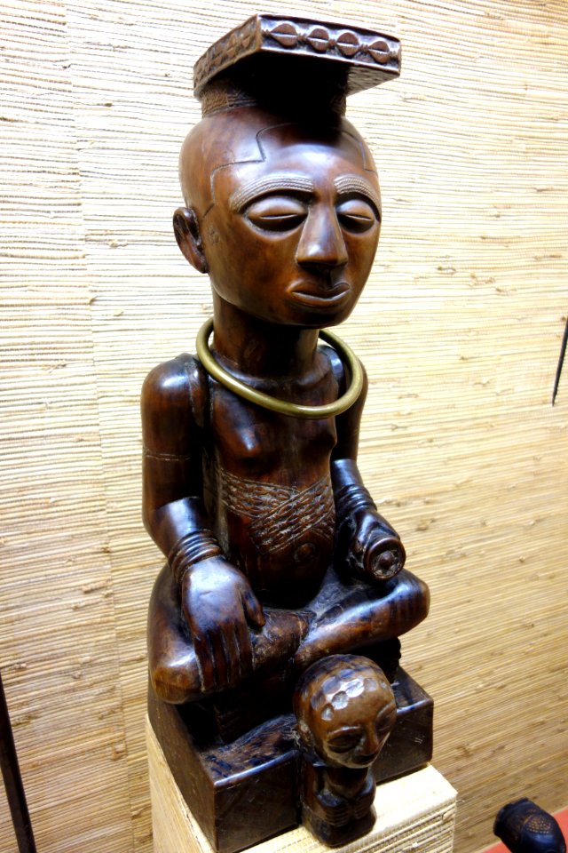Statuette - Royal Museum for Central Africa - DSC07124
