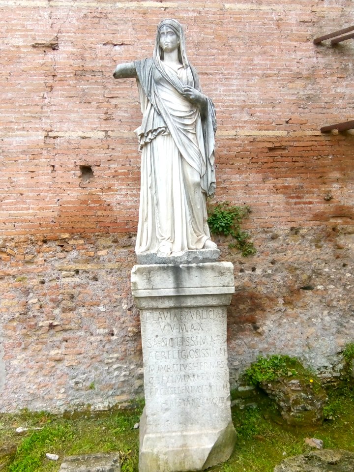 Statue of Vestal