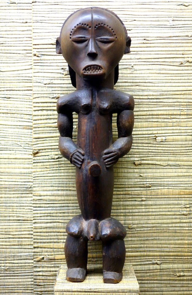 Statue of an ancestor - Pangwe, Cameroon-Gabon - Royal Museum for Central Africa - DSC07171