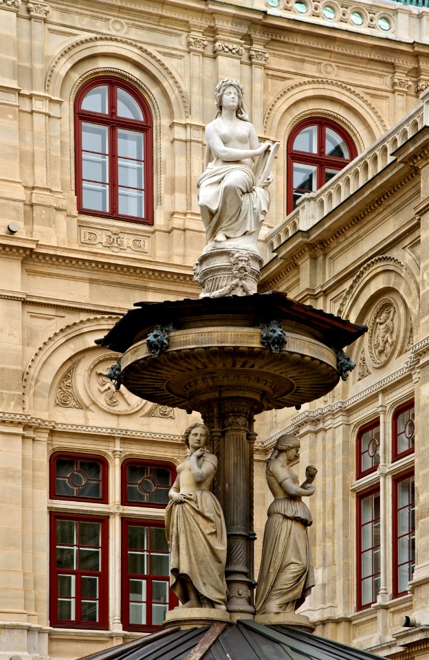 Statue fontaine opéra Vienne