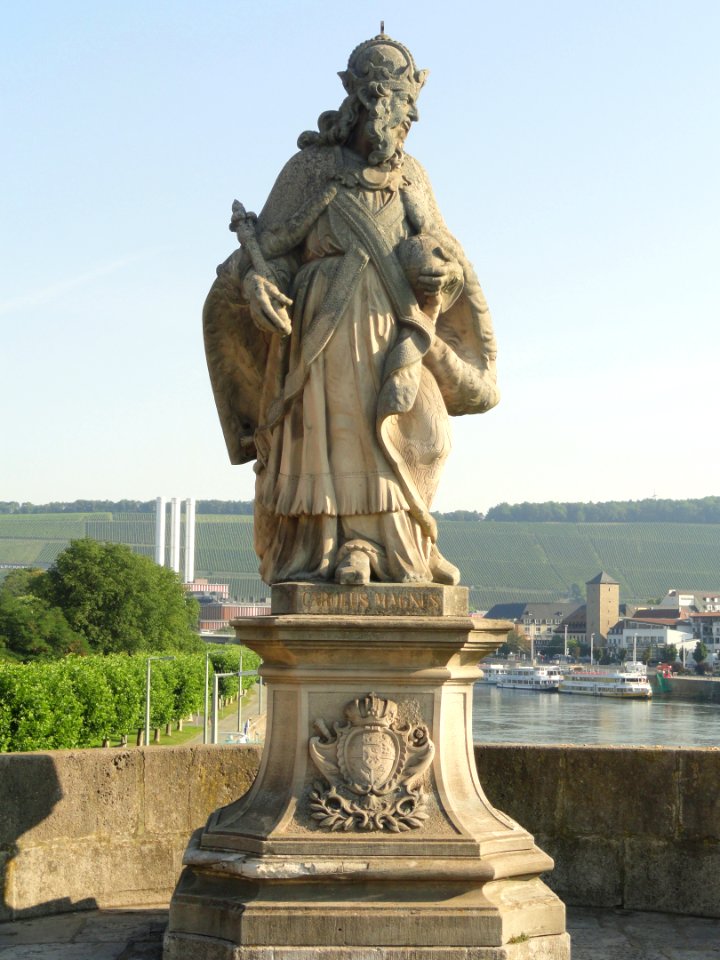 Statue of Charlemagne - Alte Mainbrücke, Würzburg - DSC02934