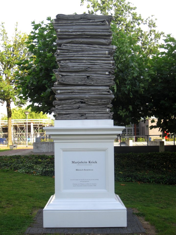 Statue for Marjolein Kriek by Bas van Vlijmen, Toernooiveld, Nijmegen, the Netherlands