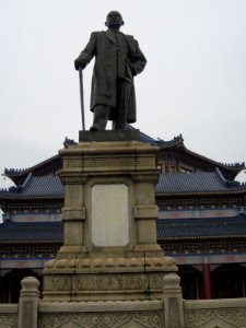 Statue of Sun Yat-sen stands in front of the Sun Yat-sen Memorial Hall (Guangzhou), May 2, 2013 Picture3