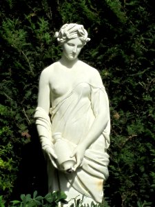 Statue du jardin des iris - Jardin des Plantes