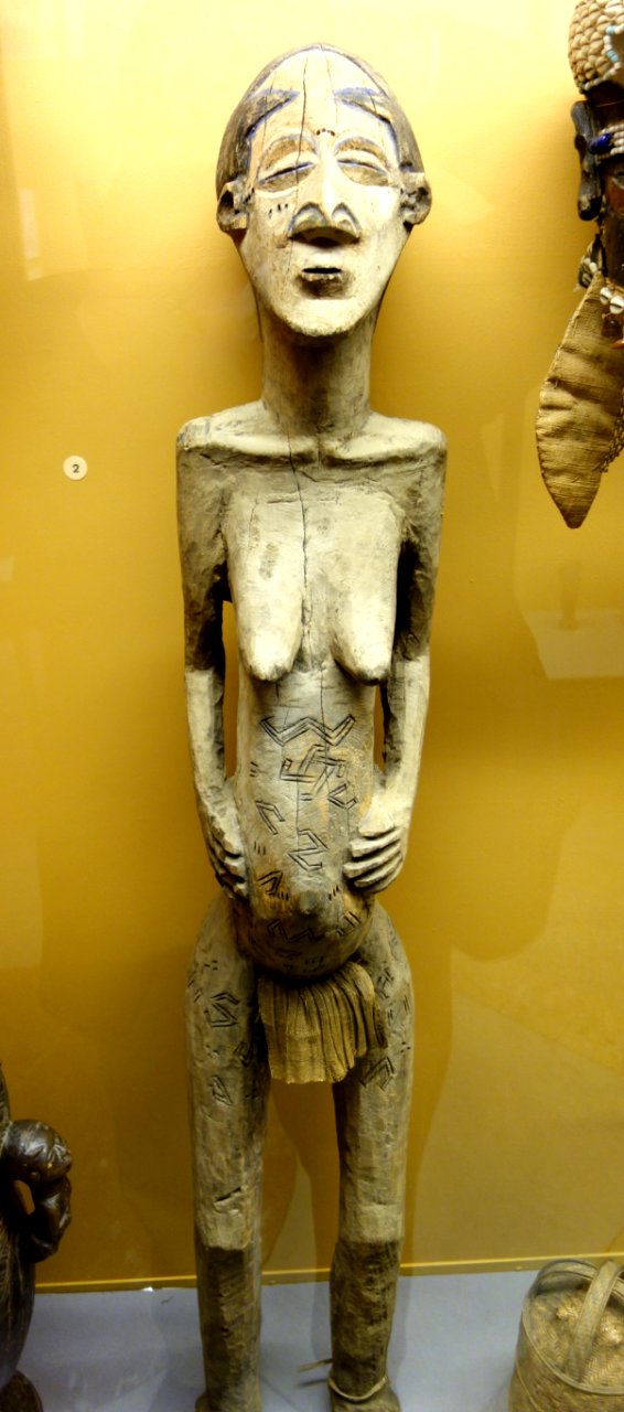 Statue of Woot's mother, used in nkanda rites - Kuba - Royal Museum for Central Africa - DSC06163