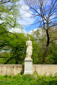 Statue - Tempio di Antonino e Faustina - Villa Borghese - Rome, Italy - DSC05018