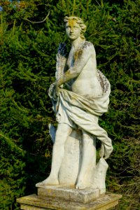 Statue 06 - Grand Allée - Castle Hill on the Crane Estate - Ipswich, Massachusetts, USA - DSC06381