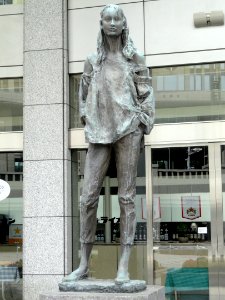 Statue - Tokyo Metropolitan Government Building - DSC04752