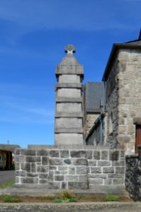 Steinefrenz, Katholische Pfarrkirche St. Matthias, Gefallendenkmal