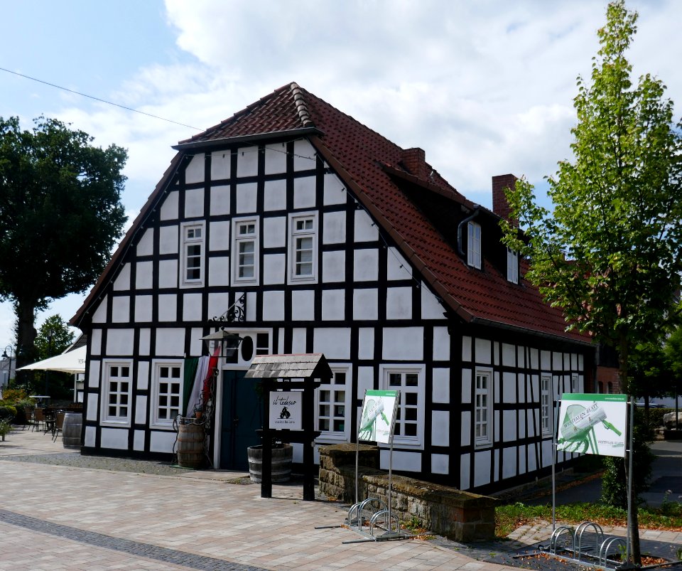 Steinhagen - Kirchplatz 22 - Alte Schmiede