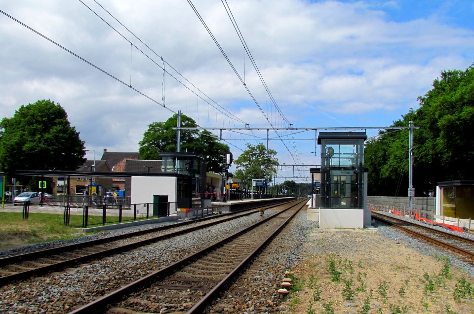 Station Wierden, oostzijde