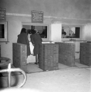 Stationsgebouw in Arnhem weer in gebruik, Bestanddeelnr 901-6884