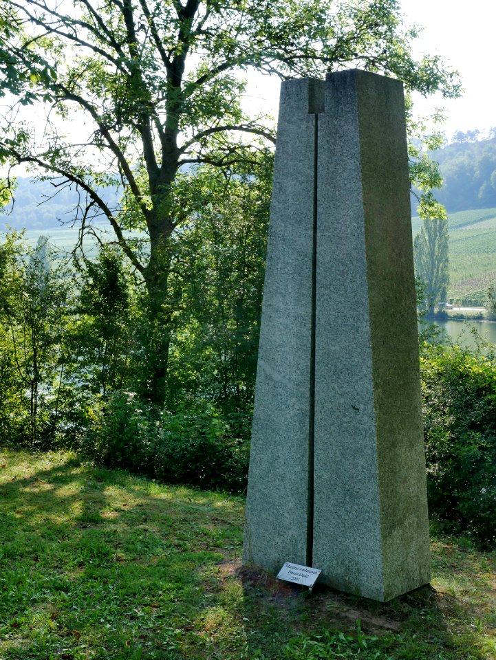 SteineAmFluss WegmarkeH2a