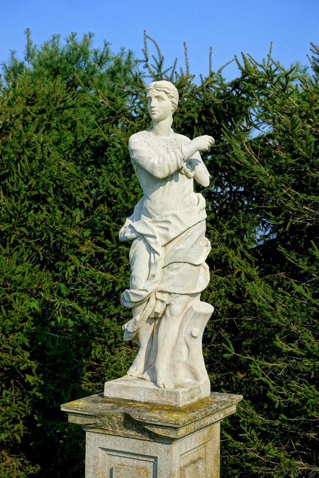 Statue 01 - Grand Allée - Castle Hill on the Crane Estate - Ipswich, Massachusetts, USA - DSC06369